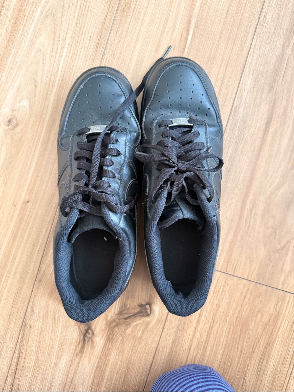 Nike Men's All-Black Low-Top Sneakers